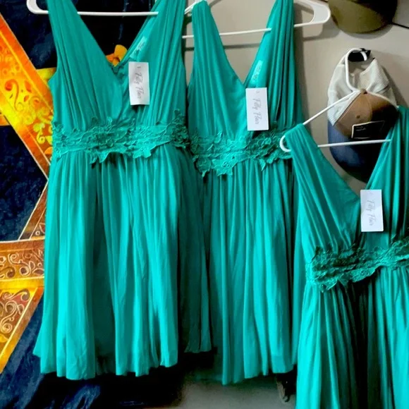 Elegant/ casual dress 3 available - Picture 1 of 5